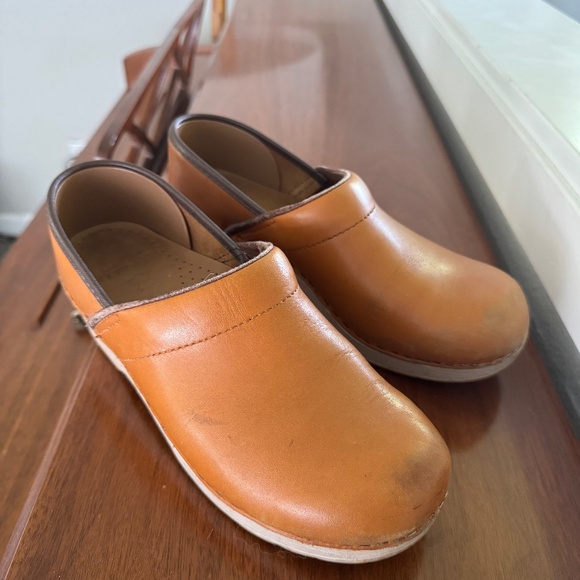 Dansko Clogs Womens EUR 38 Brown Leather Classic Work Stability Comfort Shoe - Picture 6 of 12